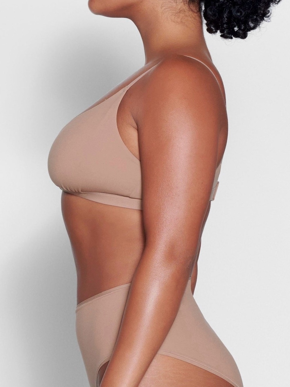 SKIMS Fits Everybody Crossover Bralette in Sienna - Picture 2 of 6